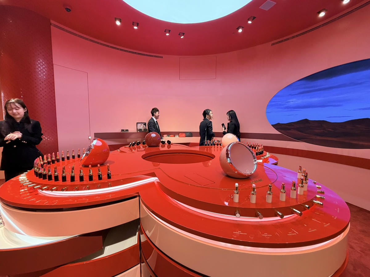 奢華的色彩宇宙:2026 LV La Beauté 彩妝實驗沙龍微風信義開箱體驗 - 第3張圖 奢華的色彩宇宙:2026 LV La Beauté 彩妝實驗沙龍微風信義開箱體驗